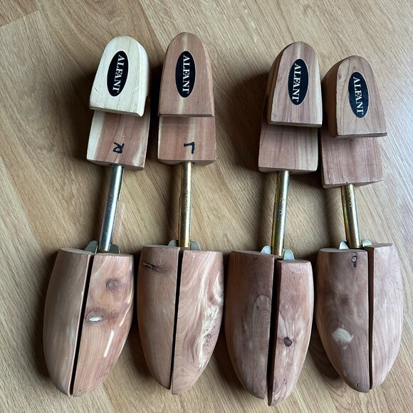 Alfani Red Cedar Shoe Trees - Size L - 10-12 - Picture 2 of 5